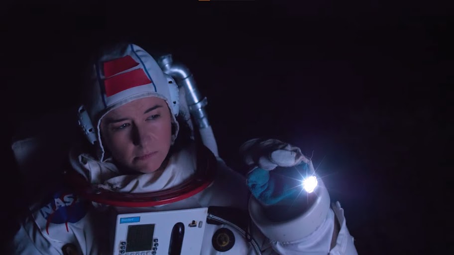 SARA REUS — VIAJE SIDERAL